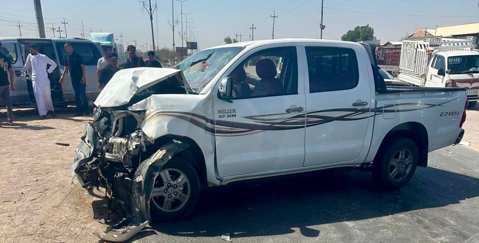 لولا الكاميرات لن يصدق.. حادث مروري مروّع: 5 مصابين وتضرر 3 مركبات